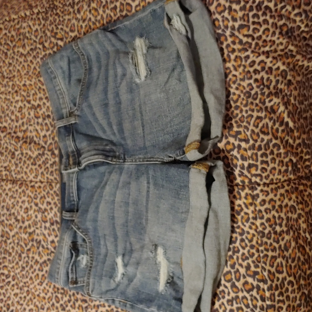 New York & Company distressed denim jean shorts medium blue wash size 12.